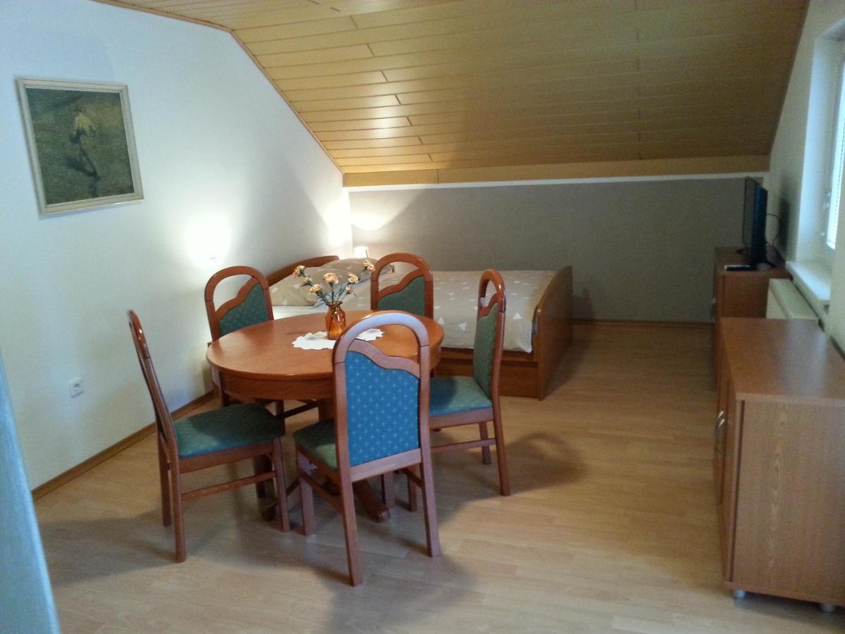 Apartmaji In Sobe Kocjancic Подчетртек Екстер'єр фото